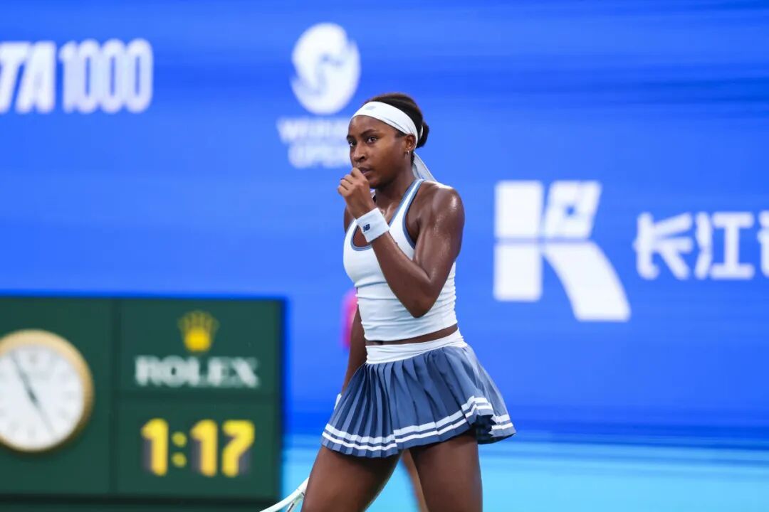 前不久的比, 两人在硬地